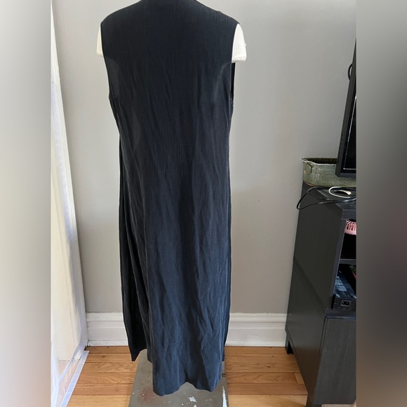 Elegant 100% silk long black shear sleeveless top - size small - Picture 2 of 3